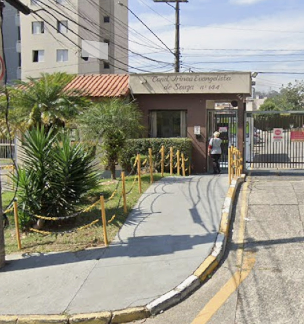 Imagem do imóvel FRAÇÃO IDEAL - Terreno + imóvel, Bl. 8, Un. 51, c/ estacionamento descoberto - R. Valdemar Celestino da Silva, 144 - Cond. Irineu Evangelista de Souza - Mauá/SP - CEP 09371-317